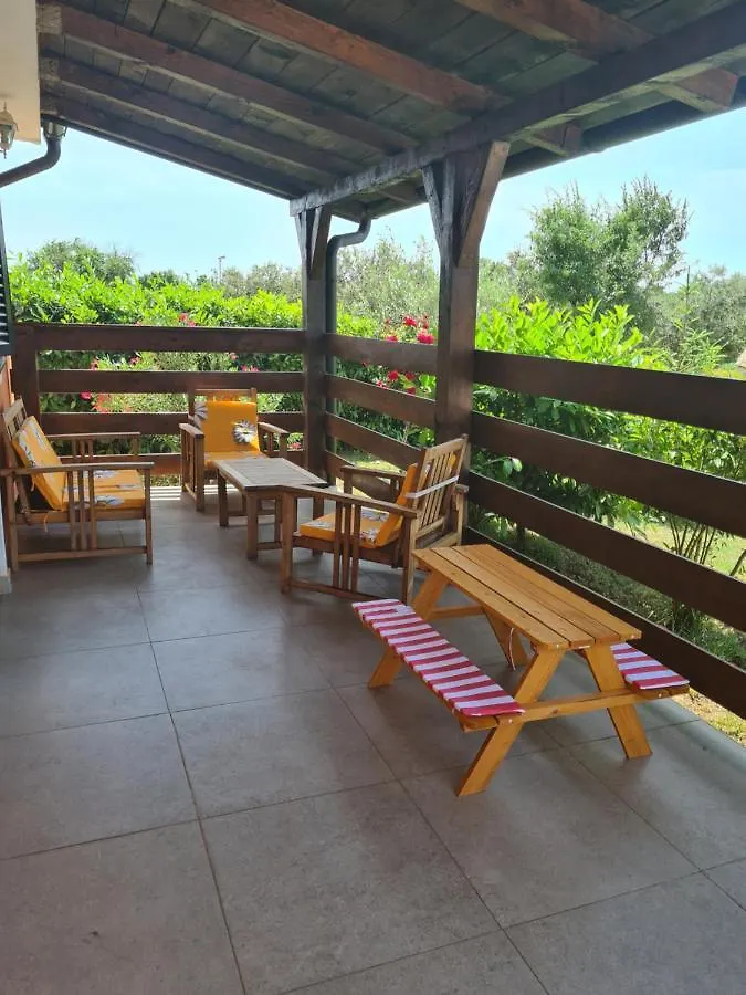 Romantic Villa Sejdic Pula Guest house