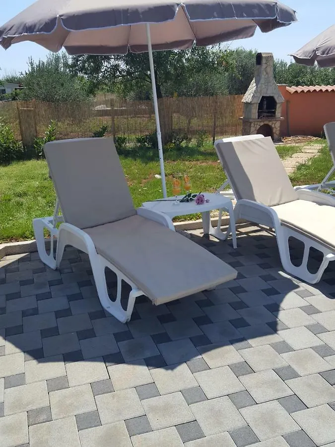 Romantic Villa Sejdic Pula Guest house