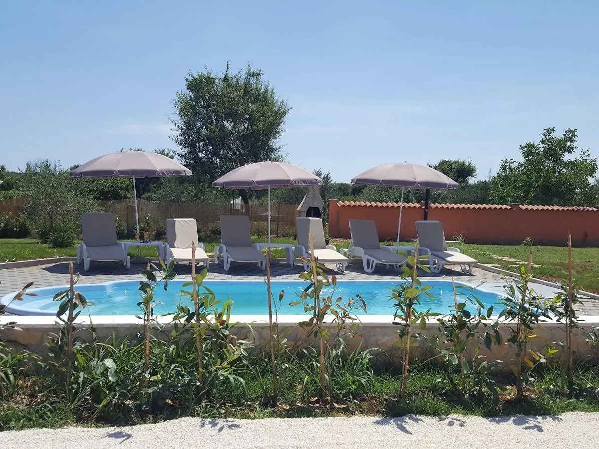 Romantic Villa Sejdic Pula Guest house
